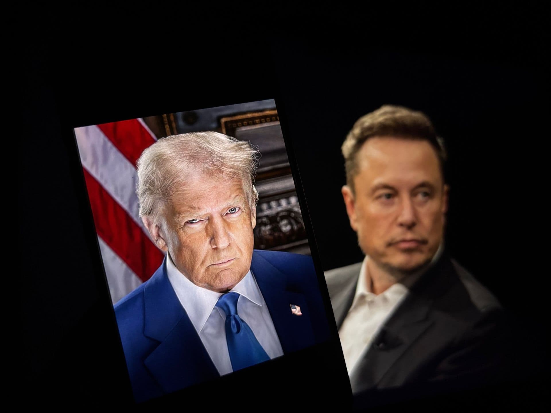 Cover Image for Musk und Trump im Clinch: Folgen für Tesla spürbar